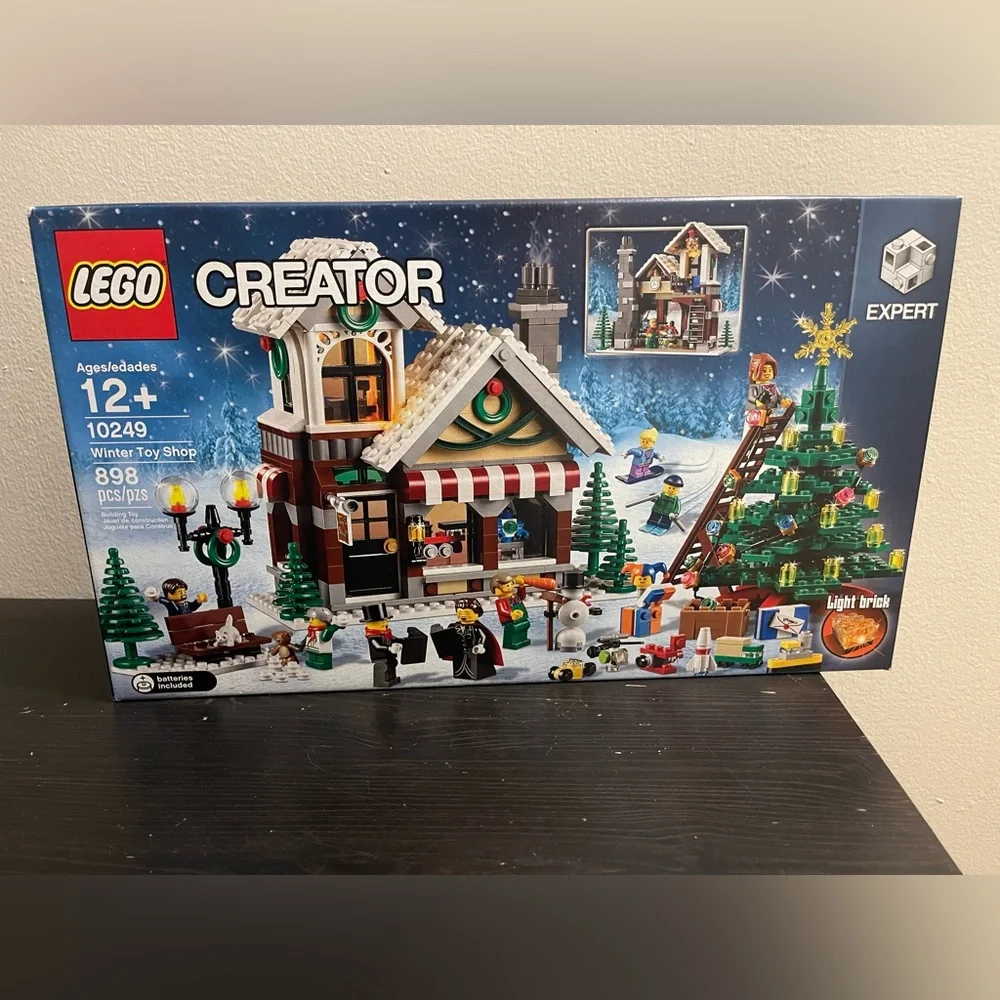 NIB Lego Creator Expert Winter Toy Shop 10249 - Brand New and Sealed - Christmas
